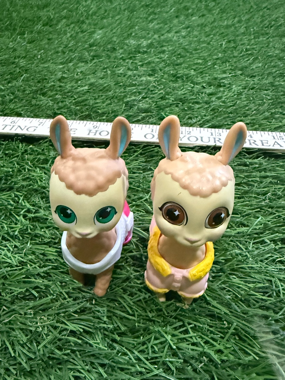 JAKKS Pacific Who's Your Llama? mystery figure Collectibles - 2 figurines